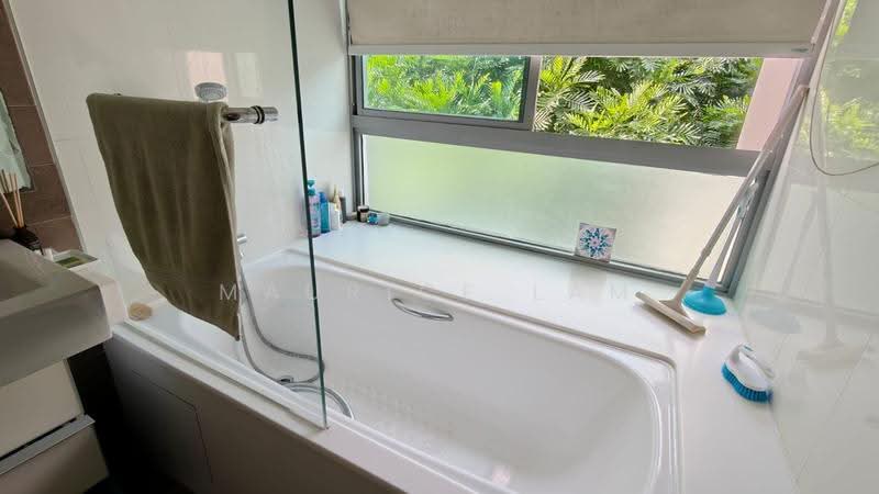 Botannia, 29 West Coast Park, Buona Vista / West Coast / Clementi New Town, 2 Bedrooms, 872 sqft, Condominium For Rent, by Maurice Lam, 6922258 - Master Bathroom - PropertyGuru.com.sg