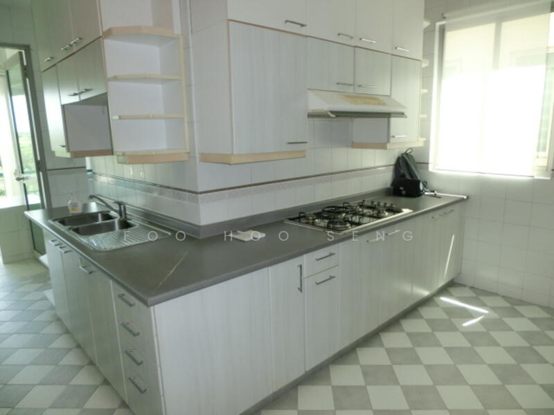 Kitchen cabinets