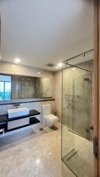 Marina Bay Residences, 18 Marina Boulevard, Boat Quay / Raffles Place / Marina, 2 Bedrooms, 1,227 sqft, Condominium For Rent, by (Jaz) Siaw Ping Phang, 7525388 - Bathroom - PropertyGuru.com.sg