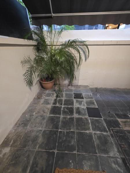 EASTWOOD GREEN, Eastwood Green, Bedok / Upper East Coast, 5 Bedrooms, 3,300 sqft, Semi-Detached House For Rent, by Puran Kaur, 779083 - Backyard - PropertyGuru.com.sg