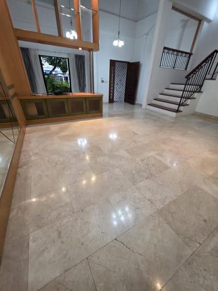 EASTWOOD GREEN, Eastwood Green, Bedok / Upper East Coast, 5 Bedrooms, 3,300 sqft, Semi-Detached House For Rent, by Puran Kaur, 779083 - Split level Dining Area - PropertyGuru.com.sg