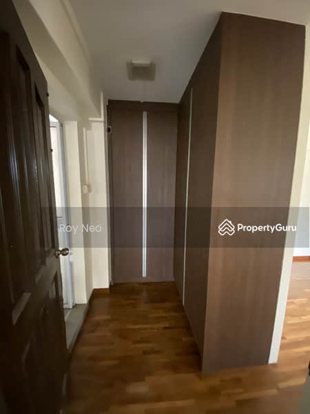 543 Serangoon North Avenue 3, 543 Serangoon North Avenue 3, 4 Bedrooms, 1,506 sqft, HDB Flat For Rent, by Roy Neo, 8062449 - Walk-in Wardrobe @ MBR - PropertyGuru.com.sg