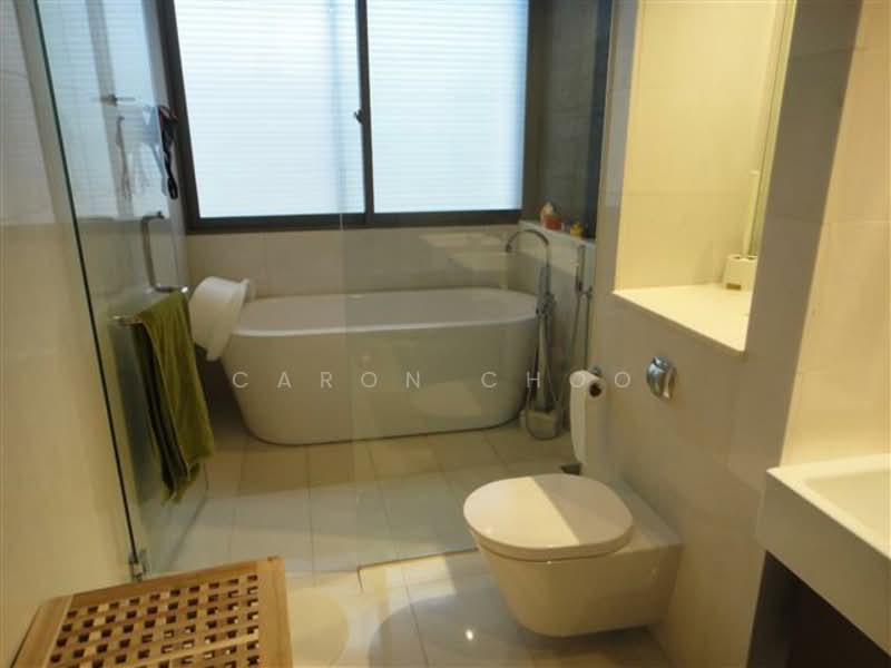 Hillcrest Villa, 9B Hillcrest Road, 5 Bedrooms, 3,100 sqft, Good Class Bungalow For Rent, by Caron Choo, 8197782 - master toilet - PropertyGuru.com.sg