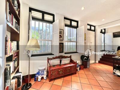 For Rent - RARE BLACK & WHITE CONSERVATION HOUSE AT ROBERTSON QUAY