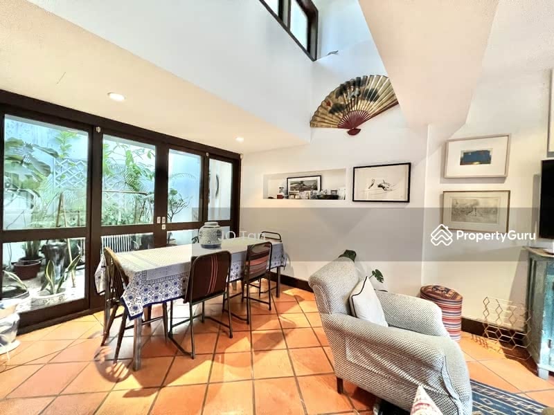 RARE BLACK & WHITE CONSERVATION HOUSE AT ROBERTSON QUAY, Kim Yam Road, 3 Bedrooms, 1,800 sqft, Conservation House For Rent, by JO Tan, 8252825 - PropertyGuru.com.sg