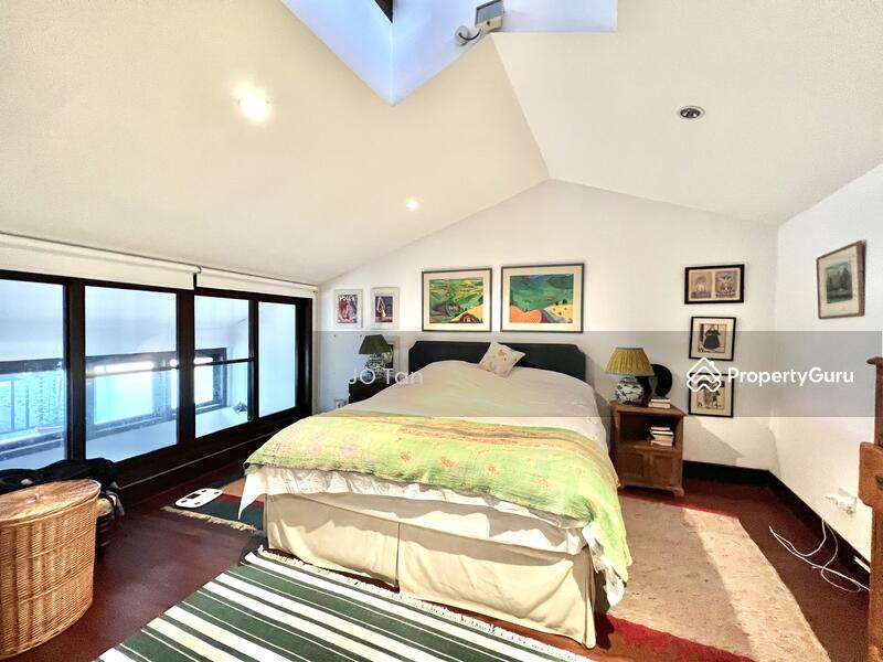 RARE BLACK & WHITE CONSERVATION HOUSE AT ROBERTSON QUAY, Kim Yam Road, 3 Bedrooms, 1,800 sqft, Conservation House For Rent, by JO Tan, 8252825 - PropertyGuru.com.sg