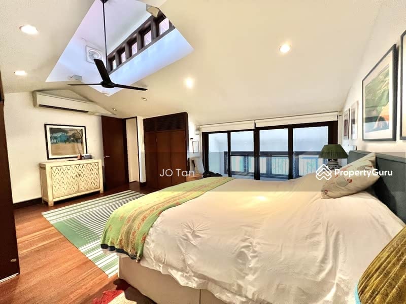 RARE BLACK & WHITE CONSERVATION HOUSE AT ROBERTSON QUAY, Kim Yam Road, 3 Bedrooms, 1,800 sqft, Conservation House For Rent, by JO Tan, 8252825 - PropertyGuru.com.sg