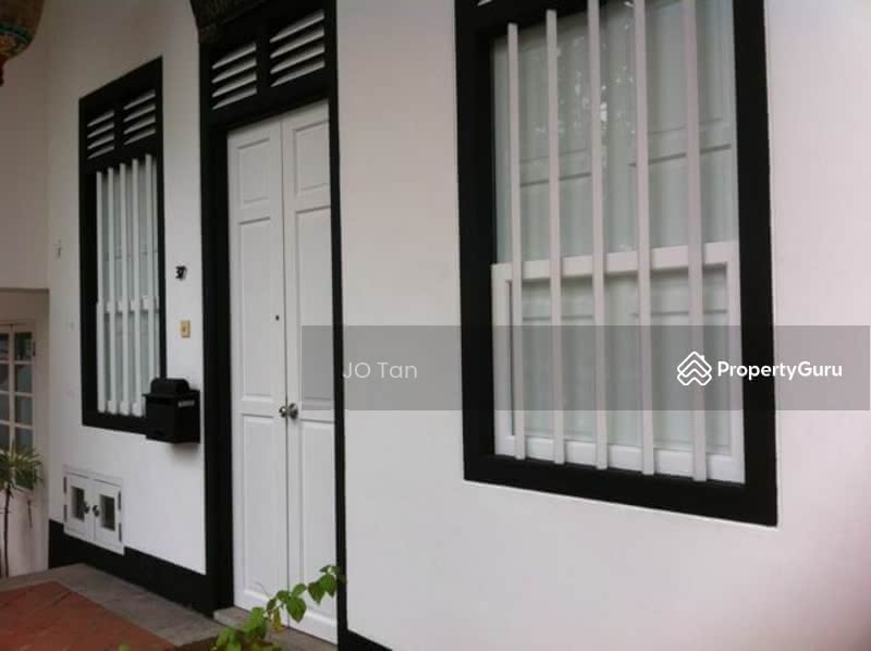 RARE BLACK & WHITE CONSERVATION HOUSE AT ROBERTSON QUAY, Kim Yam Road, 3 Bedrooms, 1,800 sqft, Conservation House For Rent, by JO Tan, 8252825 - PropertyGuru.com.sg