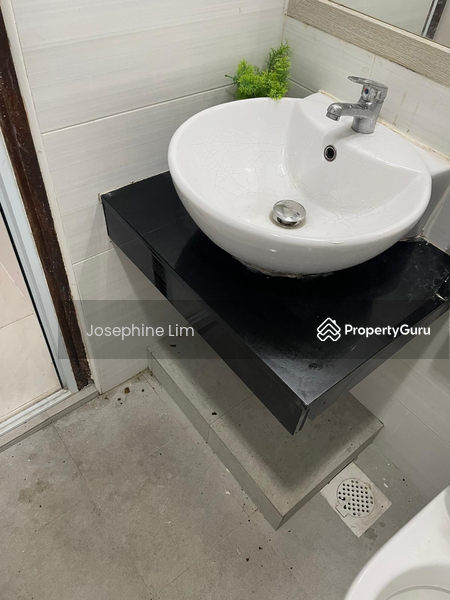 For Rent - International Plaza