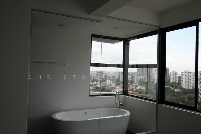 Stand Alone Bath-tub
