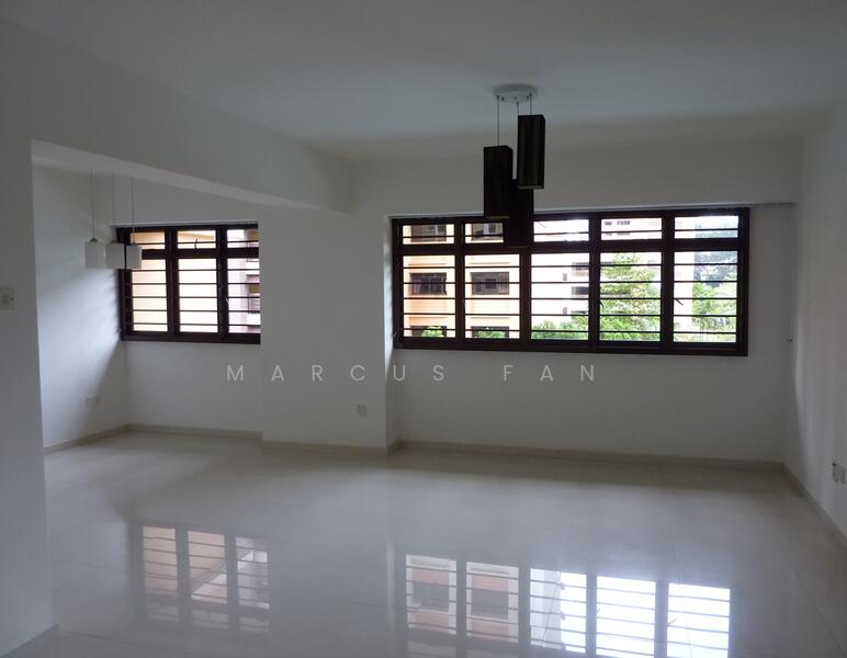 Bright Spacious Living Area