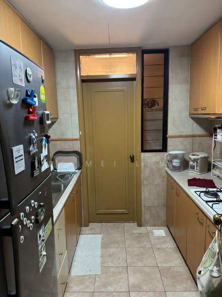 Seasons View, 5 Pemimpin Drive, 2 Bedrooms, 969 sqft, Condominium For Rent, by Lee Mei Ling, 8674059 - PropertyGuru.com.sg