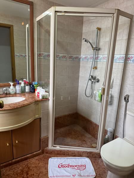 Seasons View, 5 Pemimpin Drive, 2 Bedrooms, 969 sqft, Condominium For Rent, by Lee Mei Ling, 8674059 - PropertyGuru.com.sg