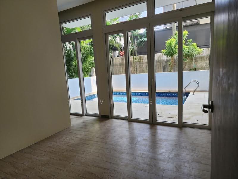 Heritage East, 451 East Coast Road, East Coast / Marine Parade, 2 Bedrooms, 1,000 sqft, Apartment For Rent, by Melvin Lee, 8773491 - Master bedroom with private pool - PropertyGuru.com.sg