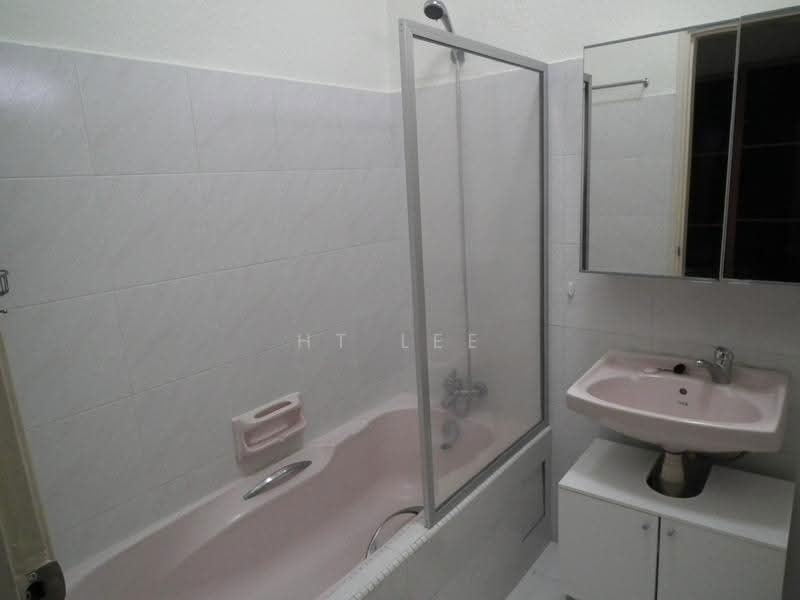 Dear Ms Yap, I w'ld like to thank you for the 4 amazing years here Very sad to move out! Tenant Jean, Shepherds Drive, Alexandra / Commonwealth, 3 Bedrooms, 1,860 sqft, Bungalow House For Rent, by HT Lee, 8842060 - n where being lost in time is simply destressing ! - PropertyGuru.com.sg