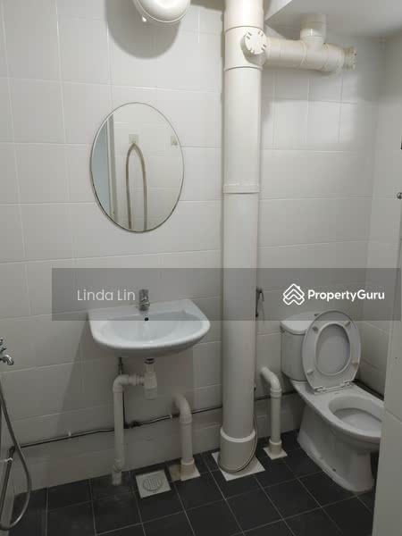 431 Ang Mo Kio Avenue 10, 431 Ang Mo Kio Avenue 10, 3 Bedrooms, 1,280 sqft, HDB Flat For Rent, by Linda Lin, 895581 - Common Toilet - PropertyGuru.com.sg