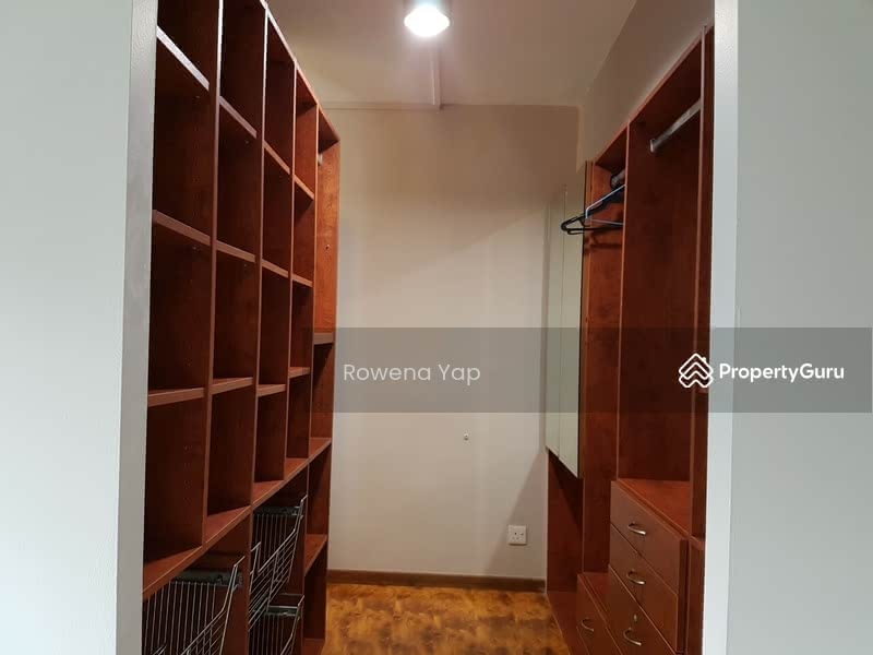 Master Room Walking Wardrobe