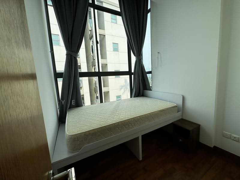 One Oxley Rise, 1 Oxley Rise, Orchard / River Valley, 2 Bedrooms, 721 sqft, Apartment For Rent, by Yenny Adell, 9029378 - 2nd Bedroom - PropertyGuru.com.sg
