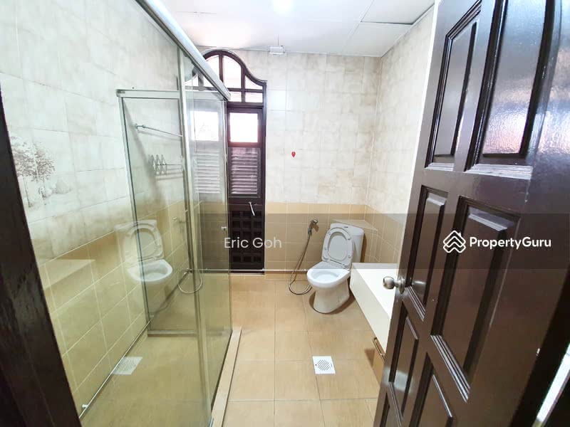 Tembeling Centre, 252 Tembeling Road, 4 Bedrooms, 2,040 sqft, Apartment For Rent, by Eric Goh, 9220212 - PropertyGuru.com.sg
