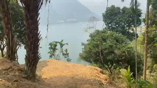 Bán lô đất bám hồ Hòa Bình tay chạm nước