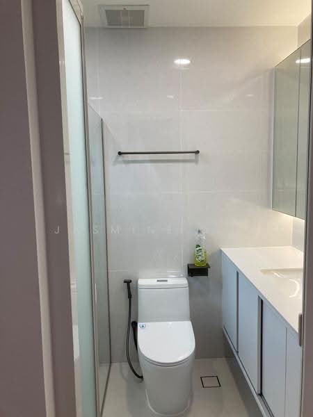 Tanglin Regency, 381 Tanglin Road, Tanglin / Holland / Bukit Timah, 2 Bedrooms, 710 sqft, Condominium For Rent, by Jasmine Ong, 9594628 - Bathroom - PropertyGuru.com.sg