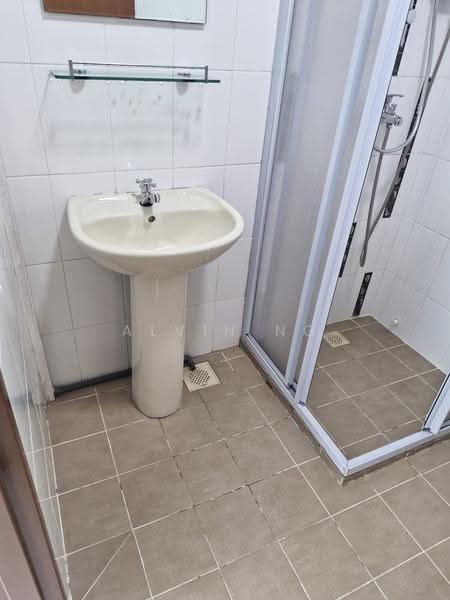 210C Compassvale Lane, Compassvale Lane, Hougang / Punggol / Sengkang, 2 Bedrooms, 678 sqft, HDB Flat For Rent, by Alvin Ng, 9599122 - Bathroom - PropertyGuru.com.sg