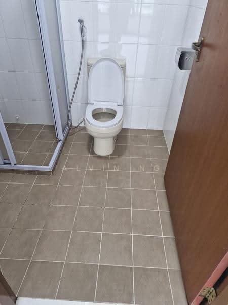 210C Compassvale Lane, Compassvale Lane, Hougang / Punggol / Sengkang, 2 Bedrooms, 678 sqft, HDB Flat For Rent, by Alvin Ng, 9599122 - Bathroom - PropertyGuru.com.sg