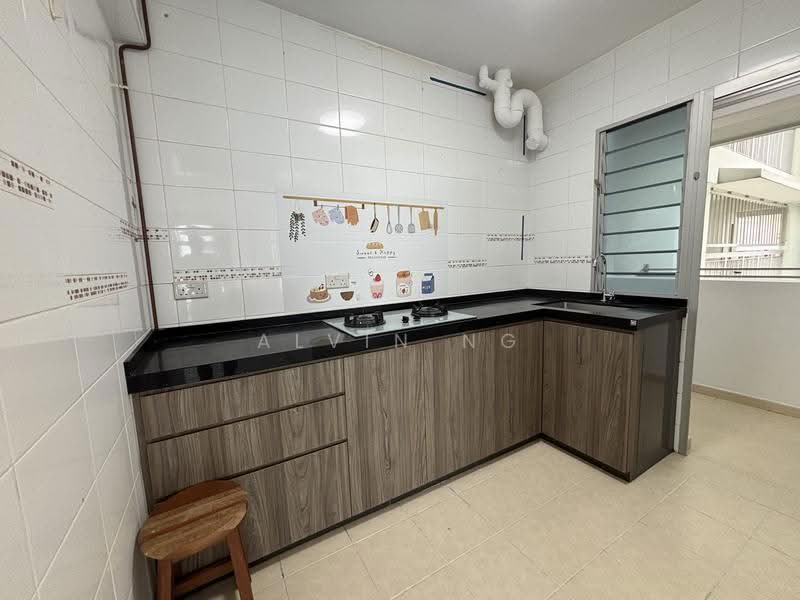 210C Compassvale Lane, Compassvale Lane, Hougang / Punggol / Sengkang, 2 Bedrooms, 678 sqft, HDB Flat For Rent, by Alvin Ng, 9599122 - Kitchen - PropertyGuru.com.sg