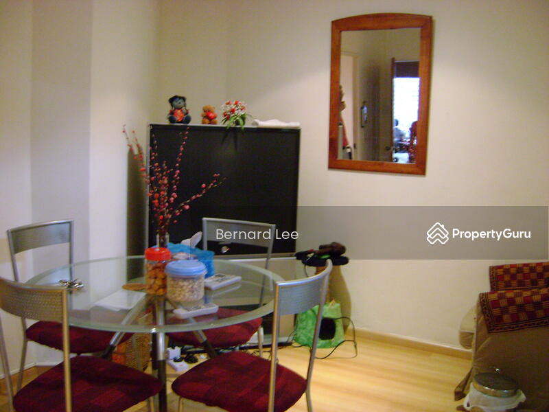 The Plaza, 7500A Beach Road, Beach Road / Bugis / Rochor, 2 Bedrooms, 800 sqft, Apartment For Rent, by Bernard Lee, 9633521 - Dining Room - PropertyGuru.com.sg