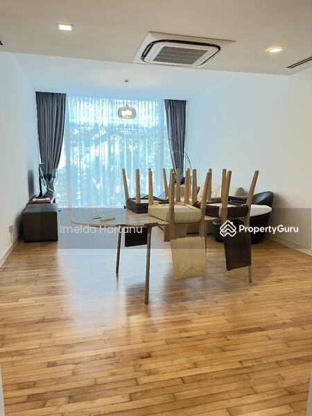 Very spacious living dining area