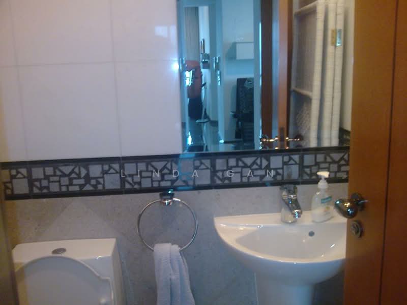 The Legend, 361 Bukit Timah Road, 3 Bedrooms, 2,164 sqft, Condominium For Rent, by Linda Gan, 968580 - GUEST POWDER ROOM - PropertyGuru.com.sg