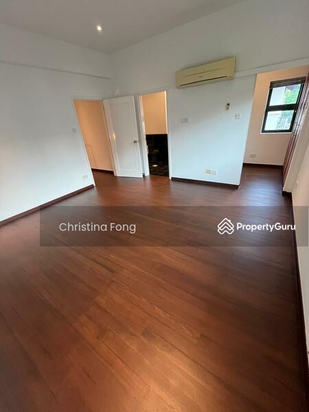 Bukit Timah Road, Bukit Timah Road, 4 Bedrooms, 2,600 sqft, Town House For Rent, by Christina Fong, 9775476 - Spacious Masterbedroom with walk in wardrobes and ensuite  - PropertyGuru.com.sg