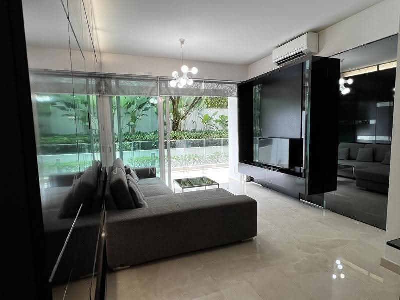 Parc Emily, 5 Mount Emily Road, Orchard / River Valley, 1 Bedroom, 689 sqft, Condominium For Rent, by Janine Lim, 9811831 - Living Room - PropertyGuru.com.sg