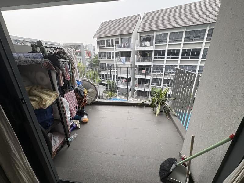 Residences Botanique, 32 Yio Chu Kang Road, Hougang / Punggol / Sengkang, 2 Bedrooms, 883 sqft, Condominium For Rent, by Richard Lee Cheng Guan, 9833515 - Balcony - PropertyGuru.com.sg