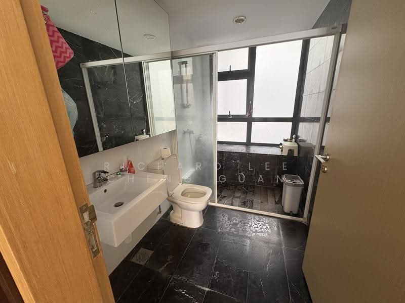 Residences Botanique, 32 Yio Chu Kang Road, Hougang / Punggol / Sengkang, 2 Bedrooms, 883 sqft, Condominium For Rent, by Richard Lee Cheng Guan, 9833515 - Bathroom - PropertyGuru.com.sg