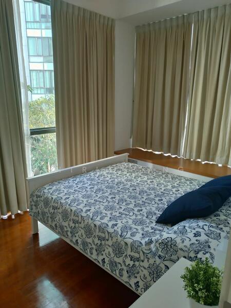 2nd bed room fits king sized bed