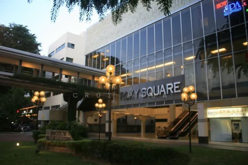 Roxy Square Shopping Centre, 50 East Coast Road, East Coast / Marine Parade, 248 sqft, Mall Shop For Rent, by Cruz Phua, 9968872 - Exterior - CommercialGuru.com.sg