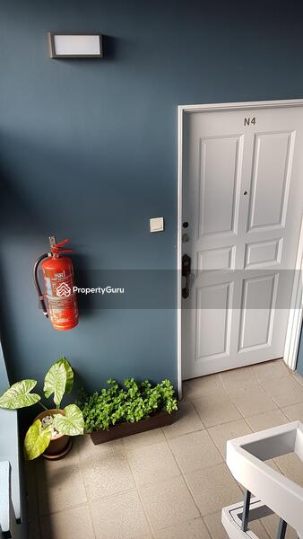 Untuk Dijual - Earls Court