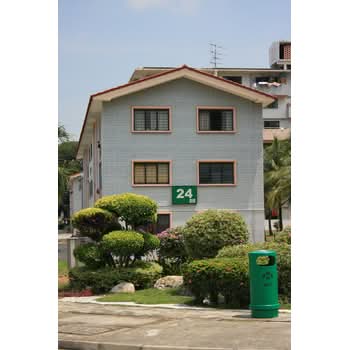 24 Dakota Crescent