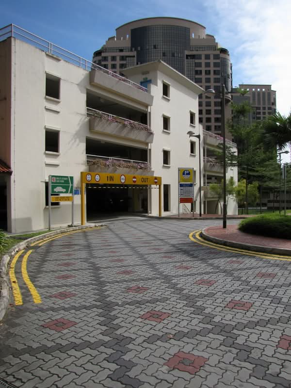 12 Dover Close East