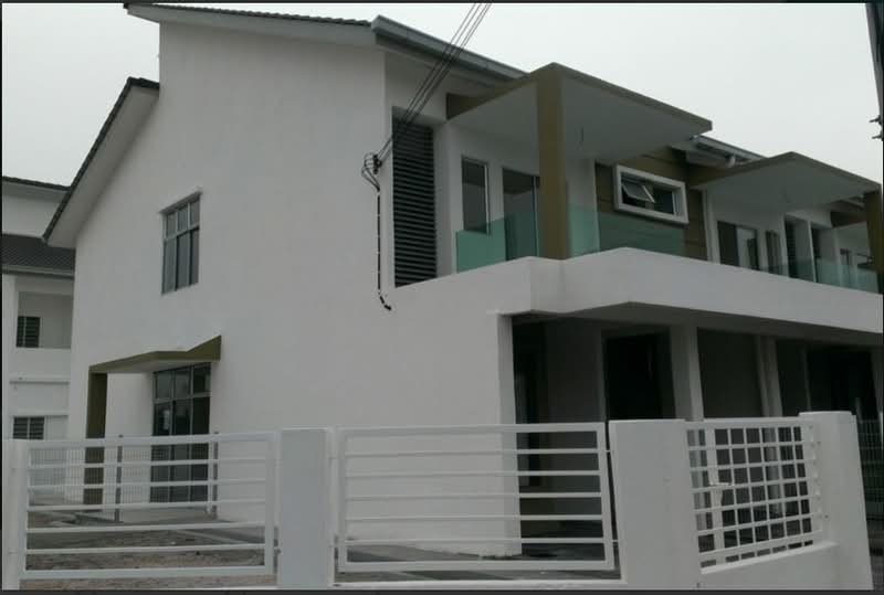 Townhouse for Sale in Bandar Saujana Putra (Tanjong Duabelas) - Kristing . - PropertyGuru.com.my