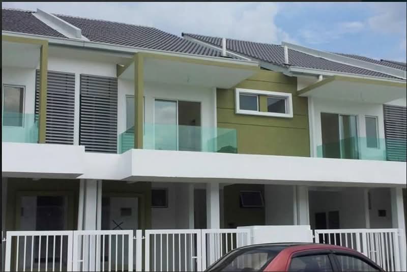Townhouse for Sale in Bandar Saujana Putra (Tanjong Duabelas) - Kristing . - PropertyGuru.com.my
