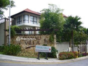 Danau Villa