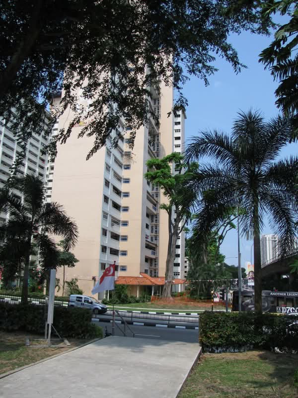 8 Holland Avenue