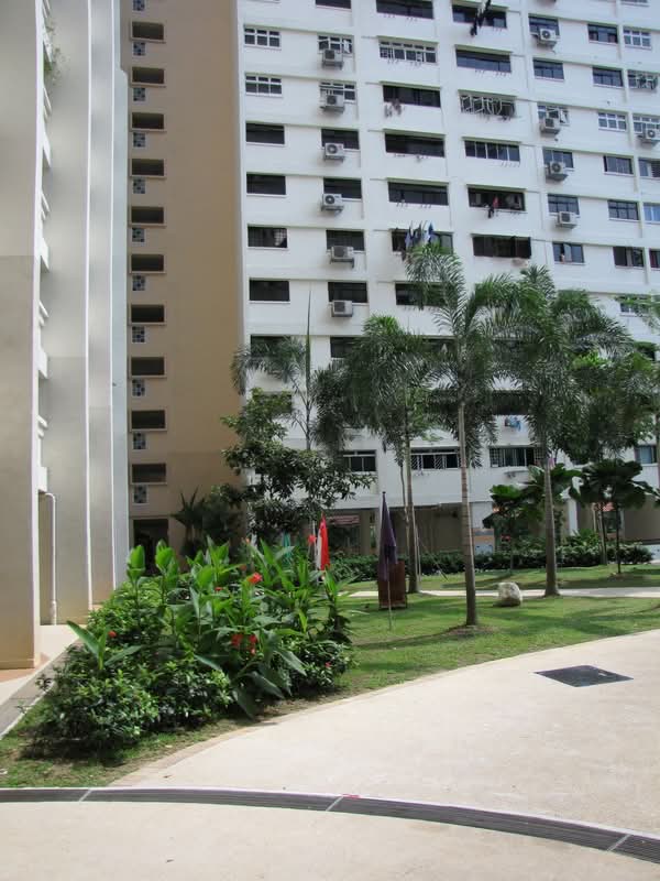 8 Holland Avenue