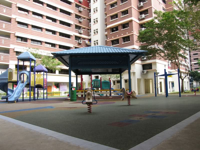3 Holland Close