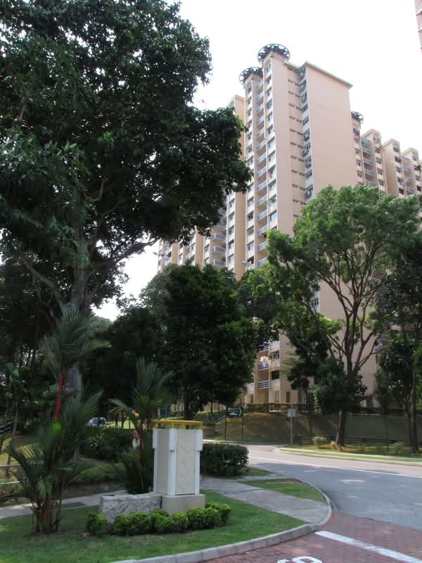 4 Holland Close
