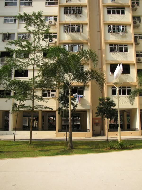 4 Holland Close