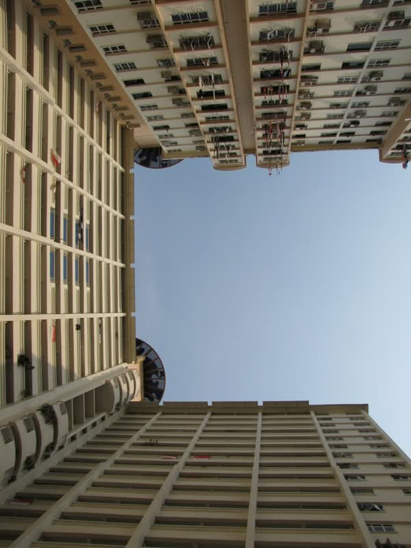 4 Holland Close