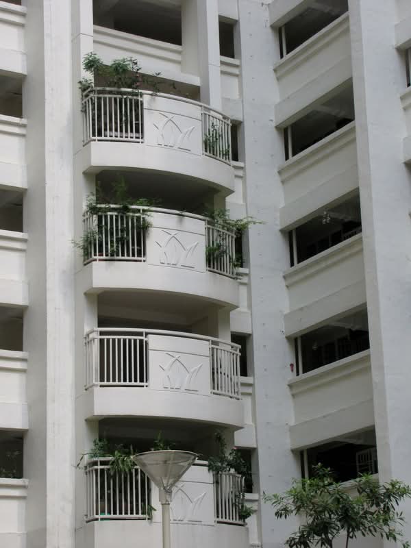 6 Holland Close